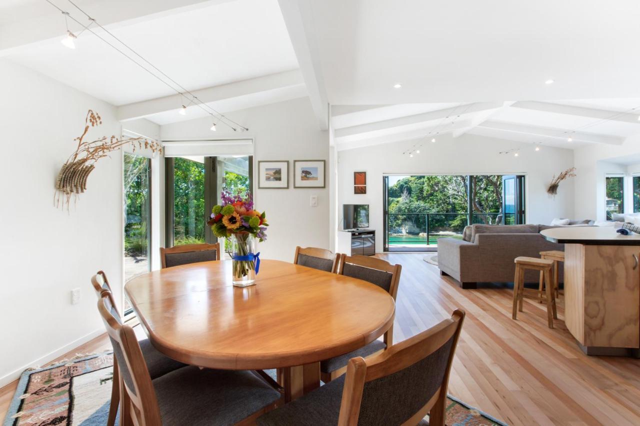 Beachfront Enclosure Bay - Waiheke Unlimited Oneroa Екстериор снимка