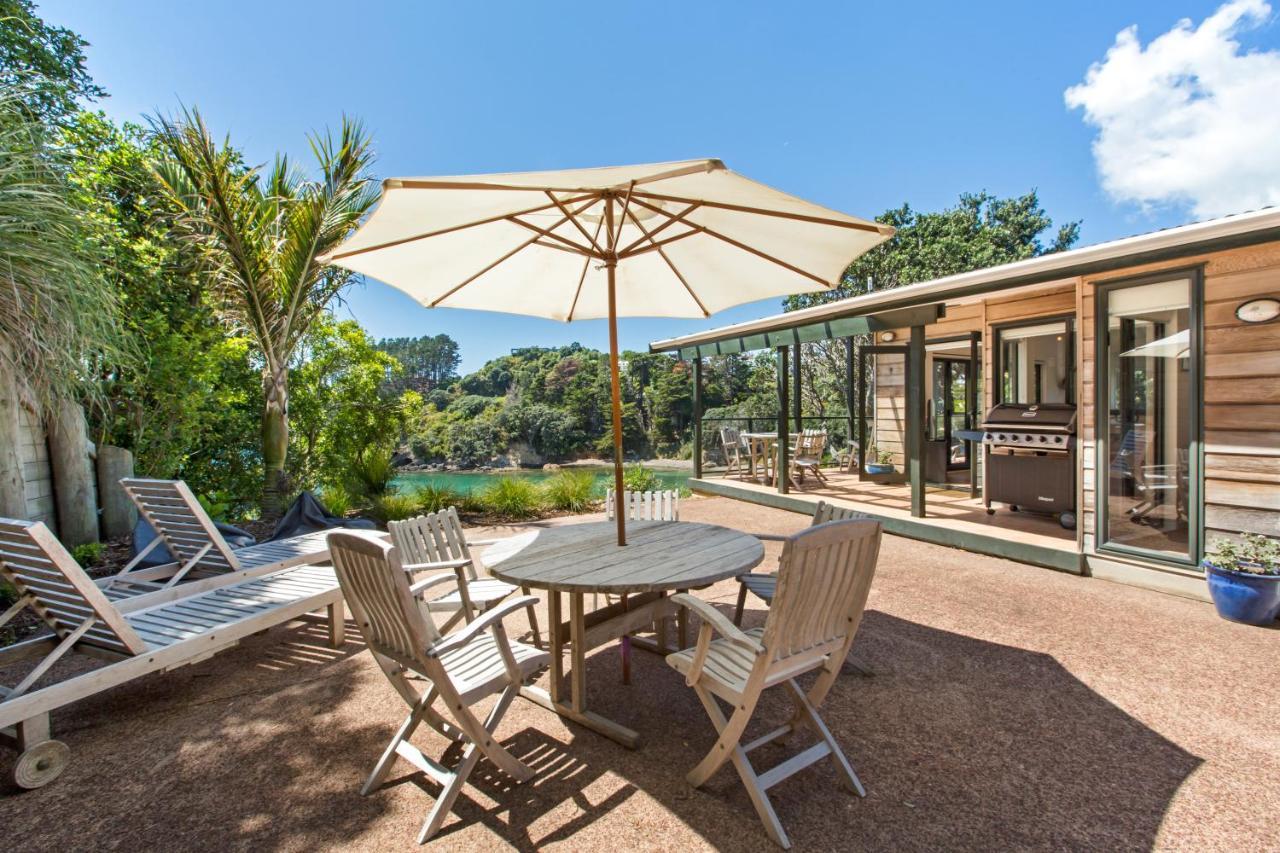 Beachfront Enclosure Bay - Waiheke Unlimited Oneroa Екстериор снимка