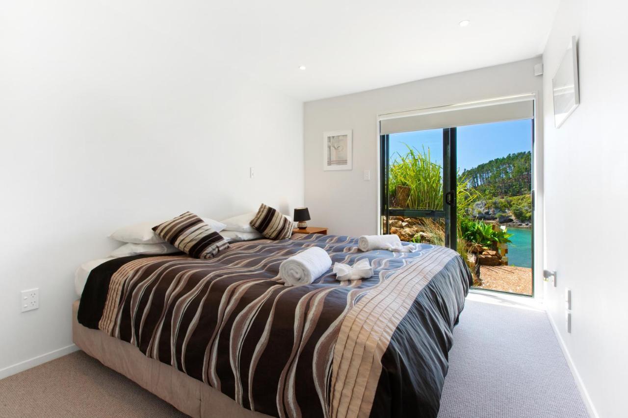 Beachfront Enclosure Bay - Waiheke Unlimited Oneroa Екстериор снимка